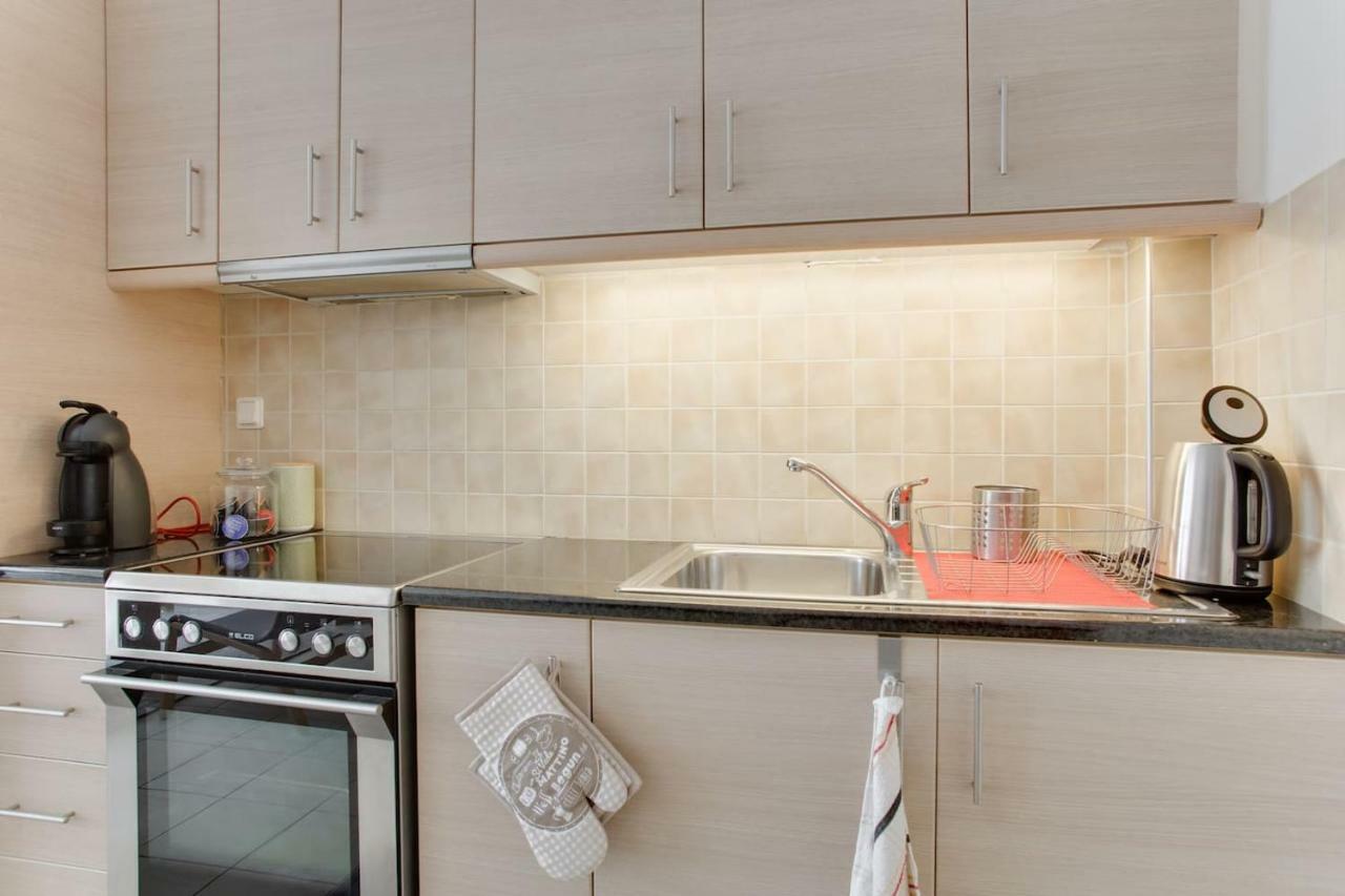 Melina'S Apartment By The Tube Atenas Exterior foto