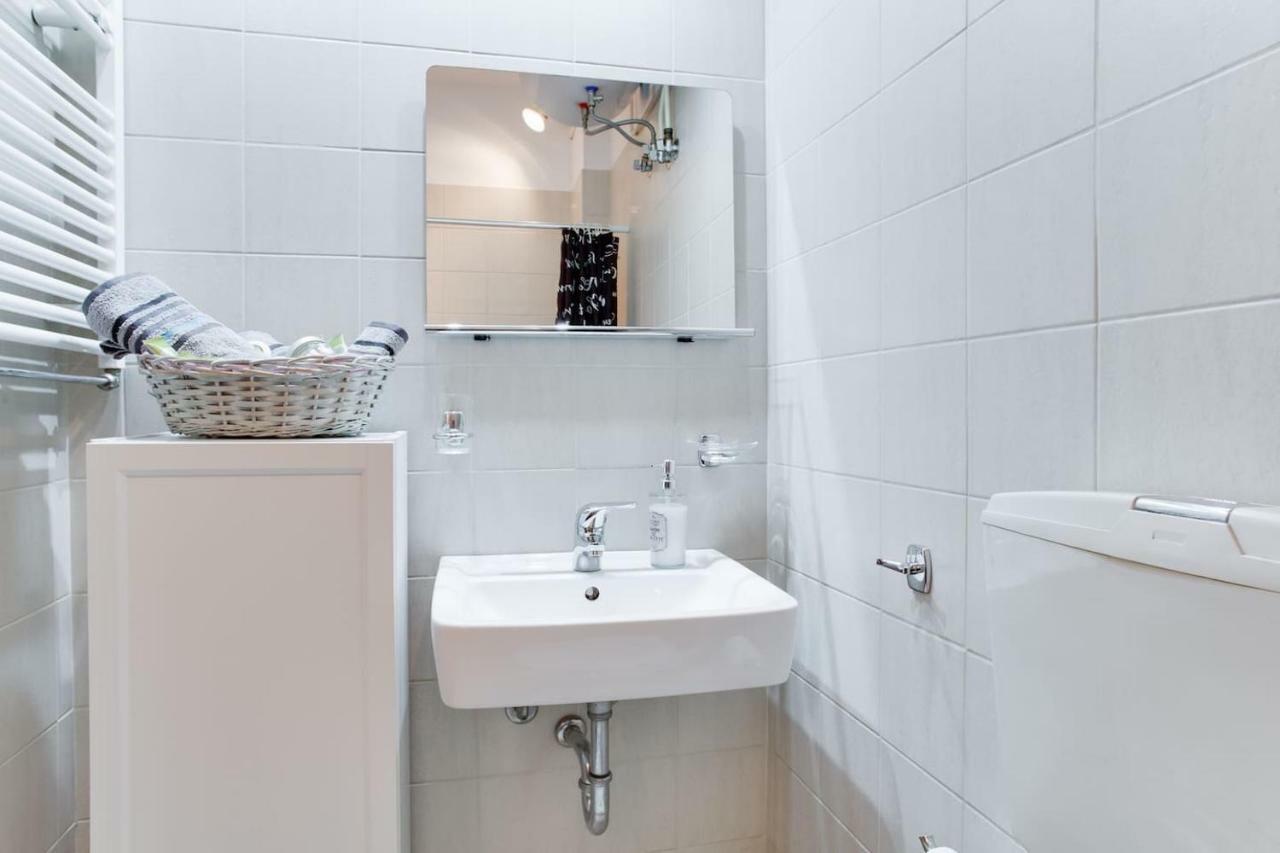 Melina'S Apartment By The Tube Atenas Exterior foto